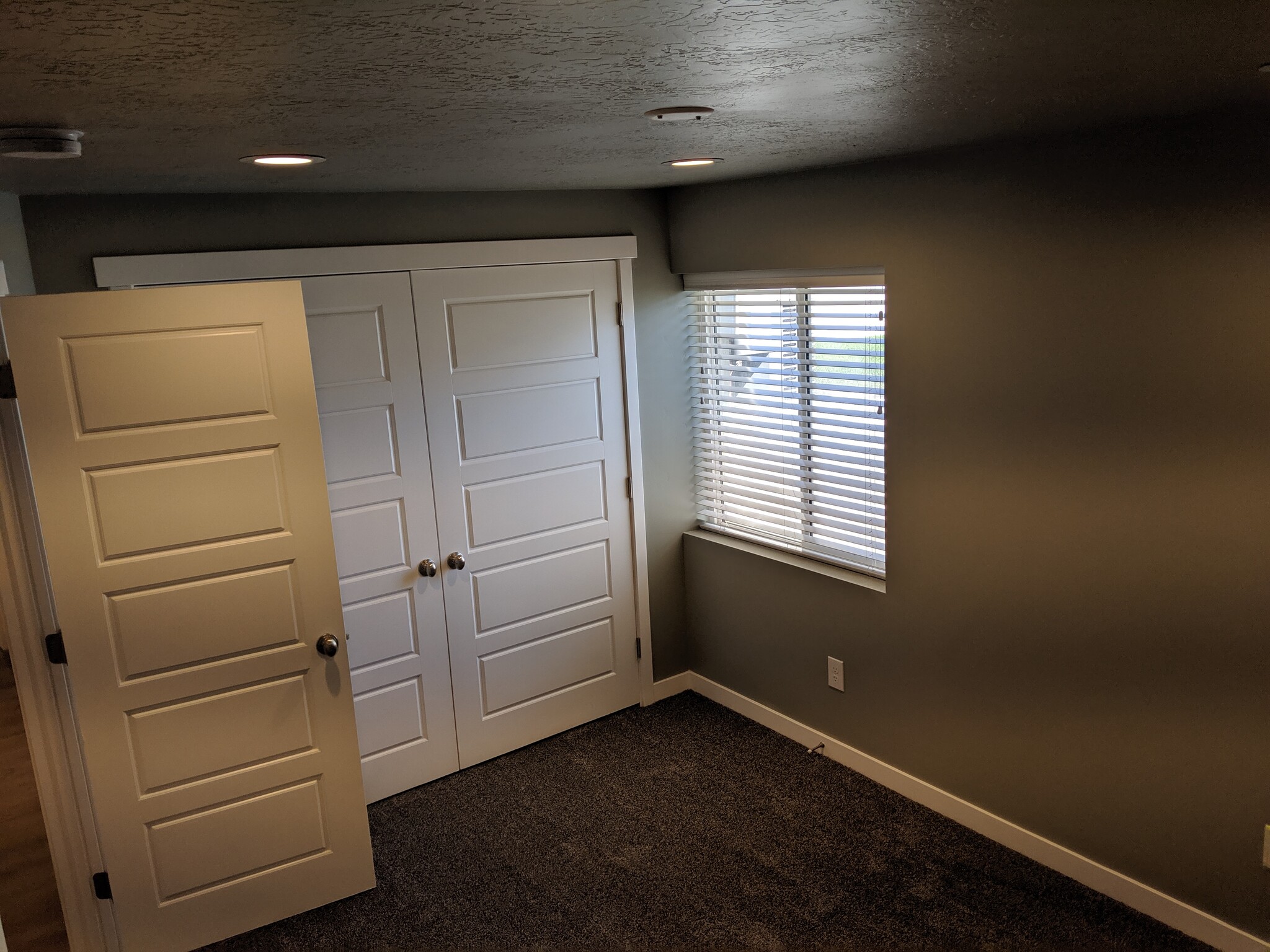 Building Photo - 805 W 750 S