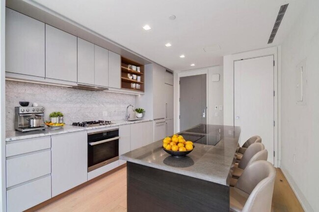 Building Photo - 1 bedroom in Brooklyn NY 11238