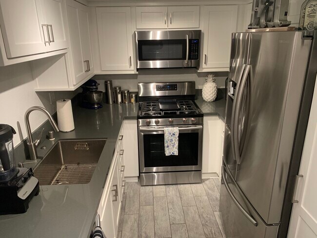 Building Photo - 122 Mangano Cir