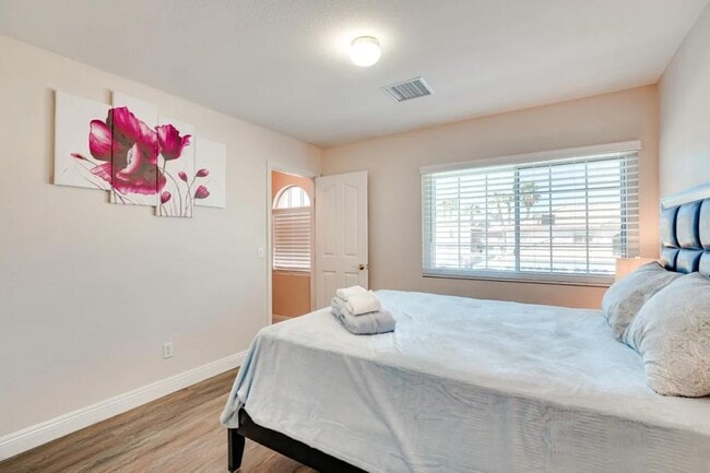 Building Photo - 2697 Pala Dura Dr