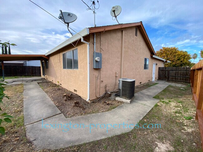 Building Photo - Charming 3BD, 1BA, Home with Modern Upgrades in Antelope, CA