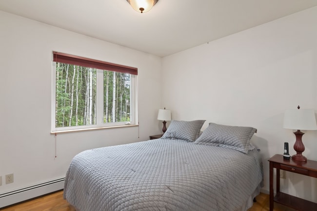 Building Photo - SEASONAL RENTAL