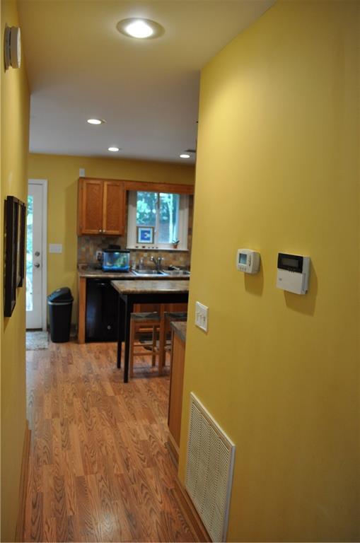 Building Photo - 110 Royal Colony Ct