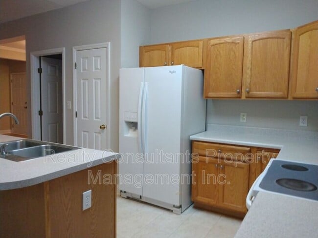 Building Photo - 7106 Holly Glen Ct