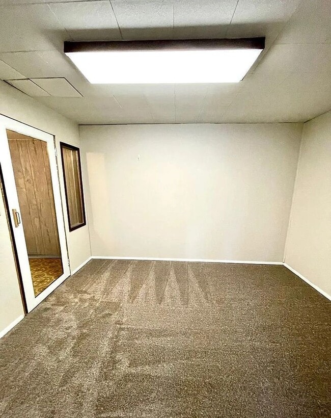 Building Photo - Beautiful Mid-Century four-bedroom Shoreline