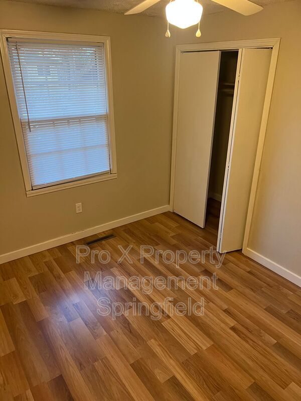 Building Photo - 3435 S Nettleton Ave