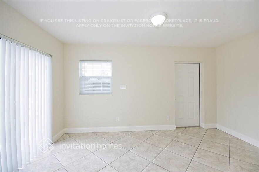 Building Photo - 7034 Pender Way