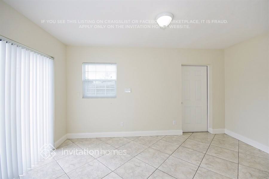 Building Photo - 7034 Pender Way