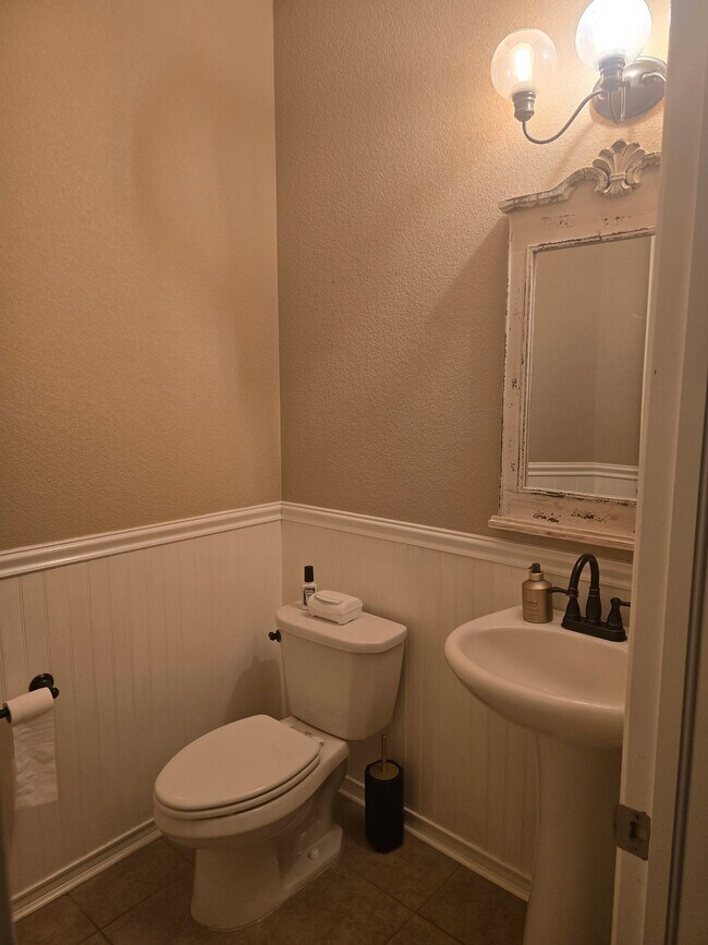 Building Photo - 6475 San Miguel Ct