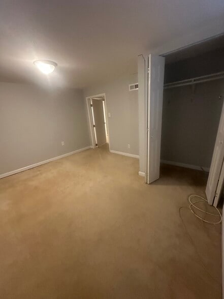 Building Photo - 3204 Beechcraft Dr