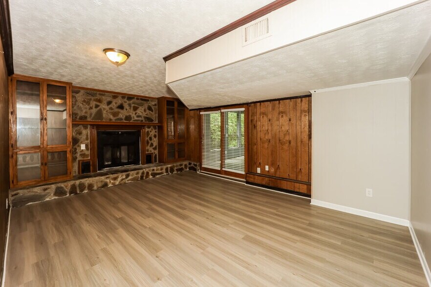 Building Photo - 9036 Sterling Ridge Ln