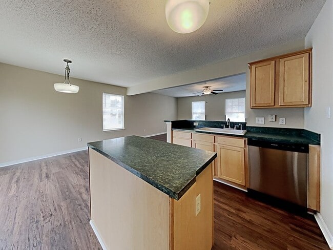 Building Photo - APPLY TODAY