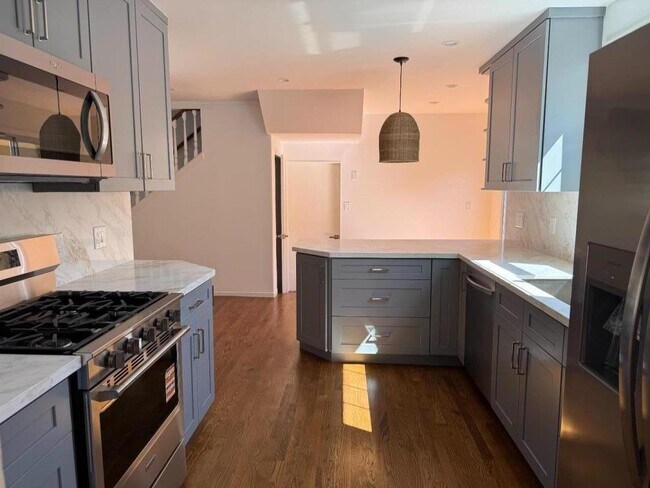 Building Photo - 1508 Davis Dr