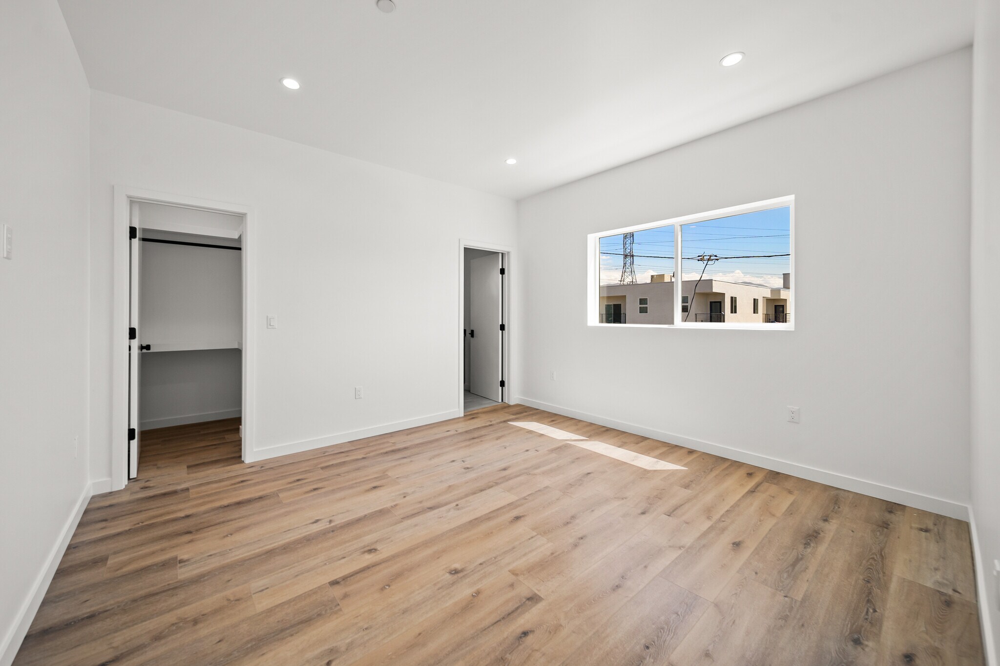 Building Photo - 6049 Craner Ave