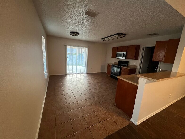 Building Photo - 5519 Laysan Ct