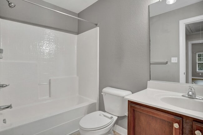 Building Photo - 211 Thalia Rd