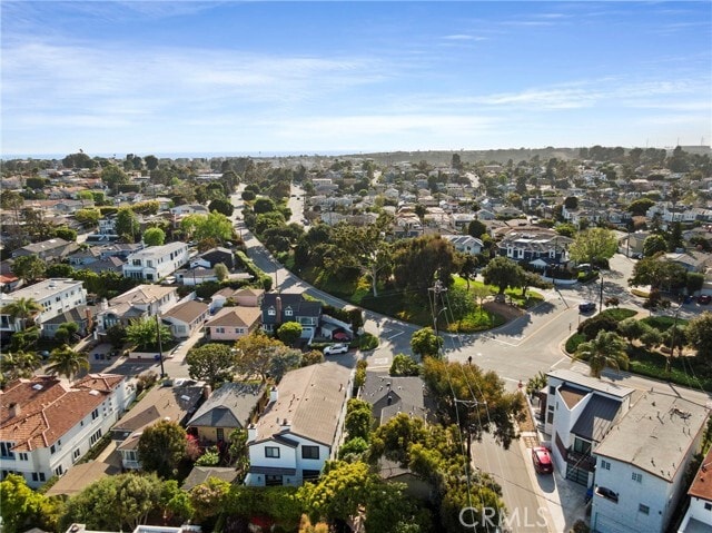 Building Photo - 2616 N Poinsettia Ave
