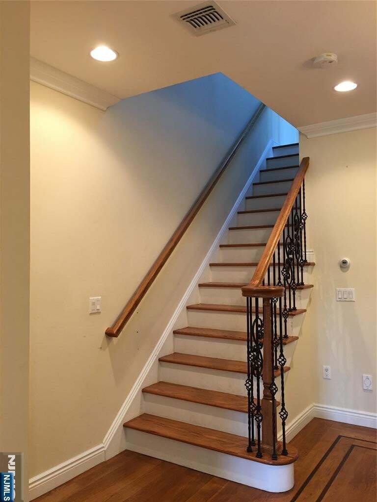 Building Photo - 413 Westview Pl