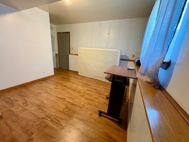 Building Photo - 313 Linden Dr