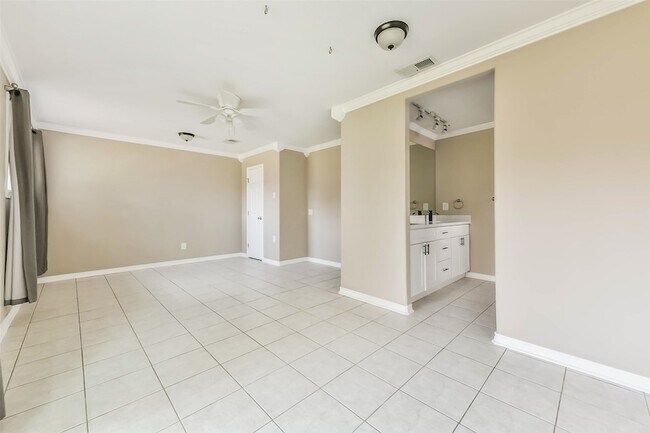 Building Photo - 10906 Sageorchard Ln