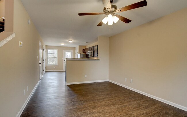 Building Photo - Fairview Lane