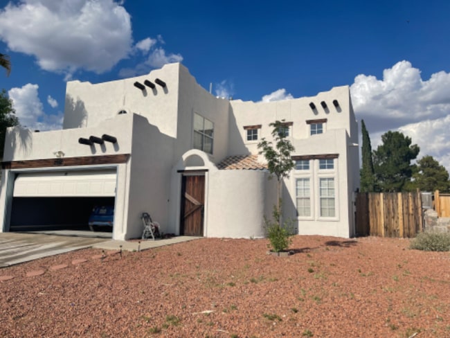 Primary Photo - 7560 Luz De Lumbre Ave