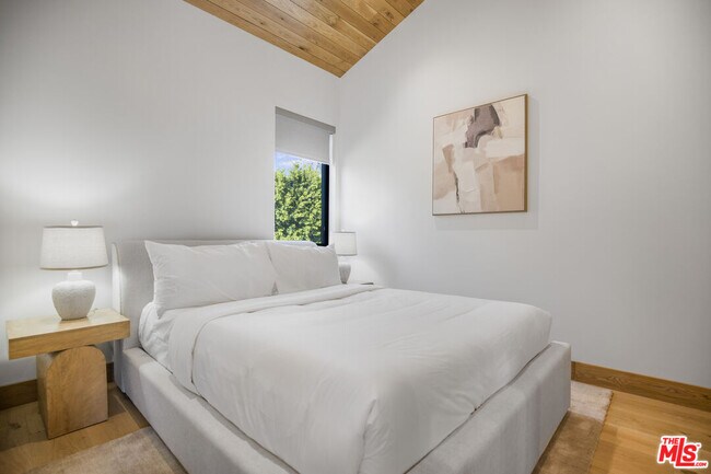 Building Photo - 1754 Lechusa Rd