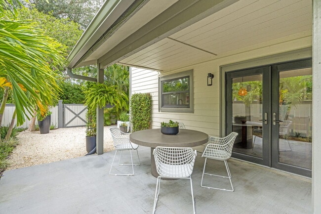 Building Photo - 2474 Bedford Mews Dr