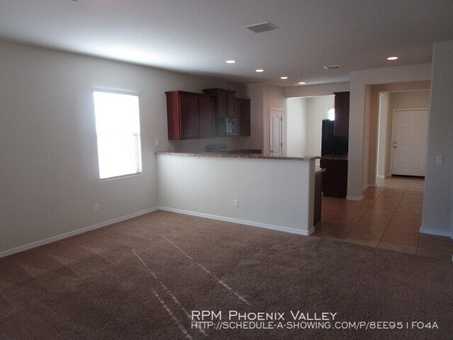 Building Photo - 24392 W Sheraton Ln