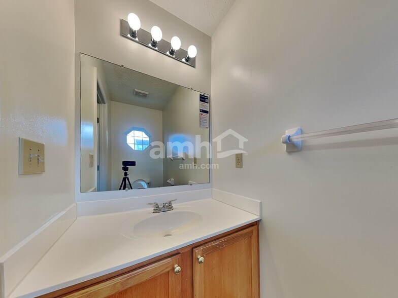 Building Photo - 6312 Satin Wood Dr