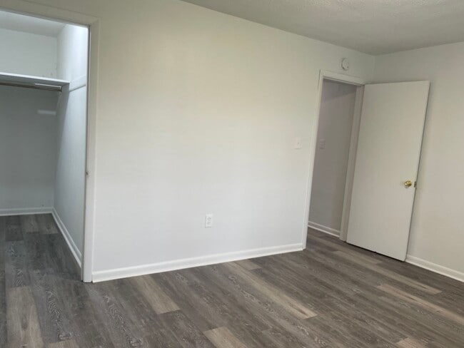 Building Photo - 6491 Carefree Ln