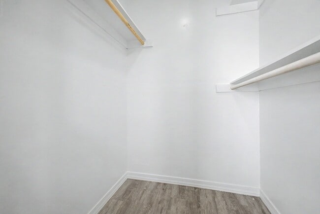Building Photo - Single Family