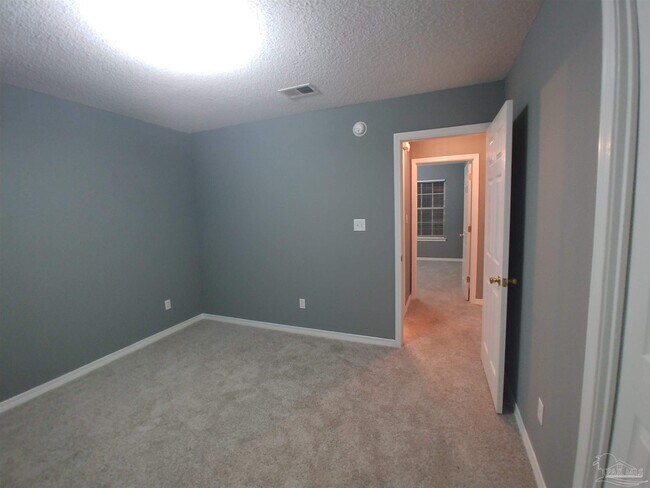 Building Photo - 6024 Yellow Rose Dr