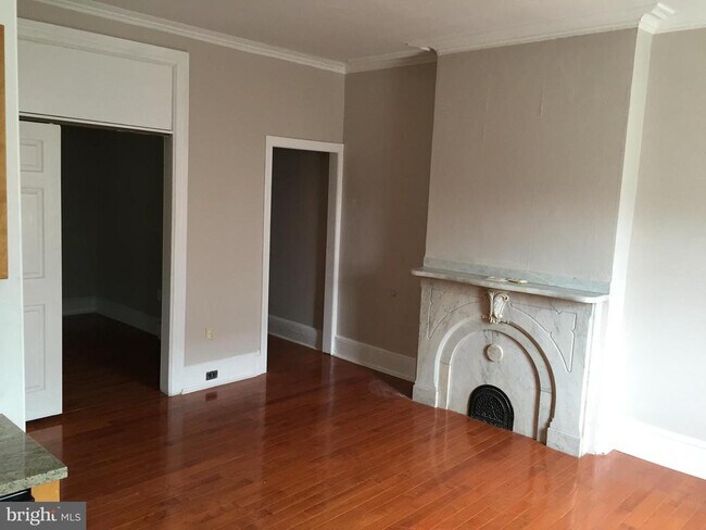 Building Photo - 1945 Poplar St