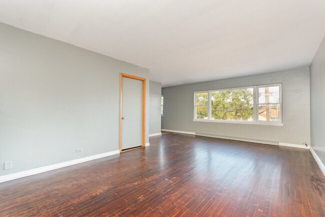 Building Photo - 10448 W Cermak Rd