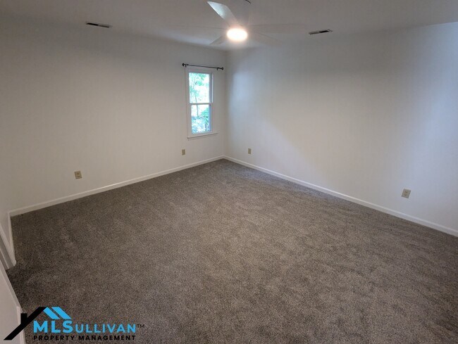 Building Photo - 5408 Ravenswood Pl