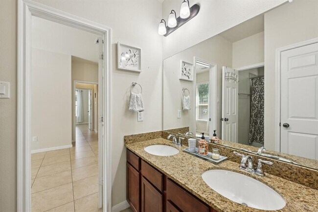 Building Photo - 28623 Hunters Shore Dr