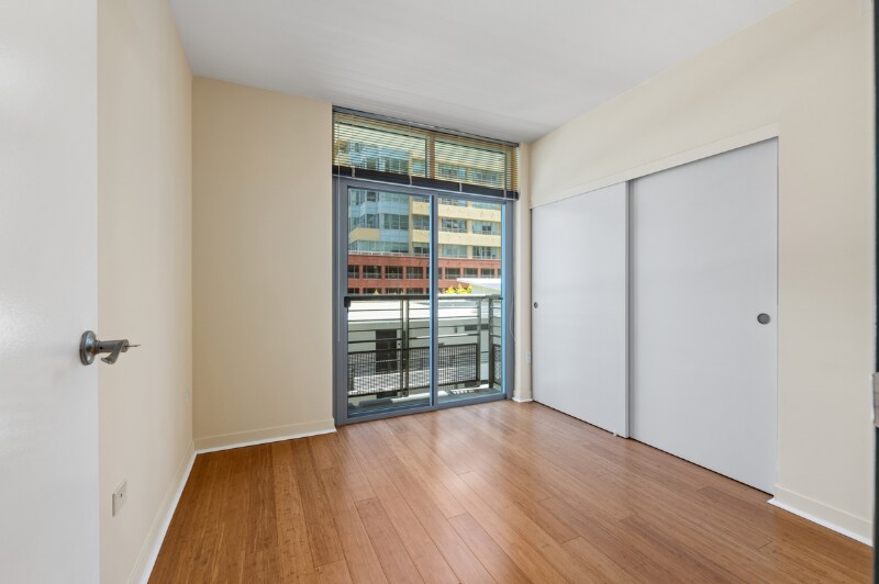 Building Photo - 425 W Beech St