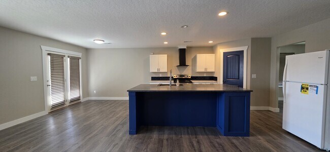 Building Photo - 157 E Murtaugh Lake Dr