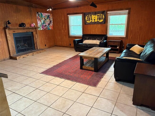 Building Photo - 1003 W Bluebonnet Dr