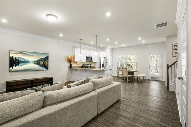 Building Photo - 2070 Ravencliff Dr