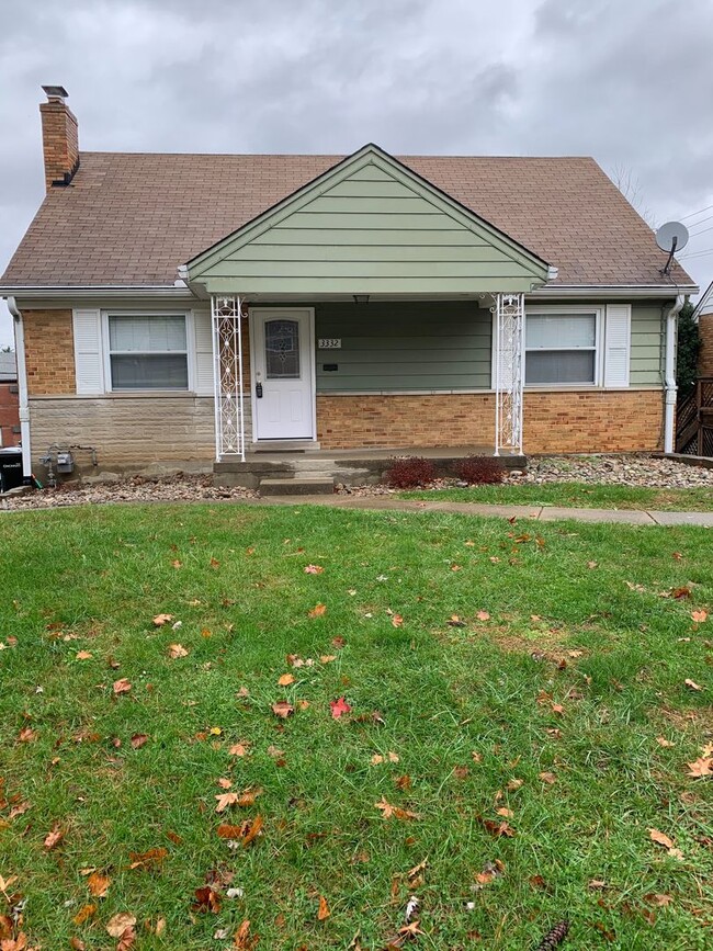 Building Photo - Large Four Bedroom Cape Cod on Quiet Street