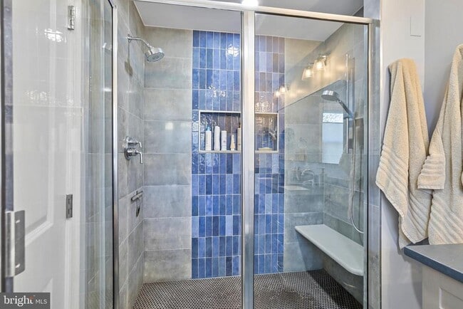 Building Photo - 4402 Medford Dr