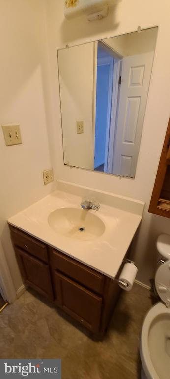 Building Photo - 319 Pendleton Dr