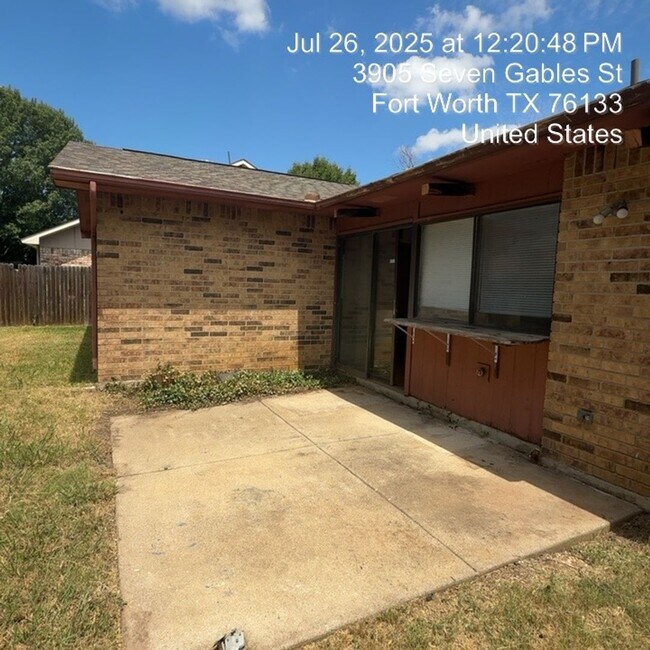 Building Photo - 3905 7 Gables St