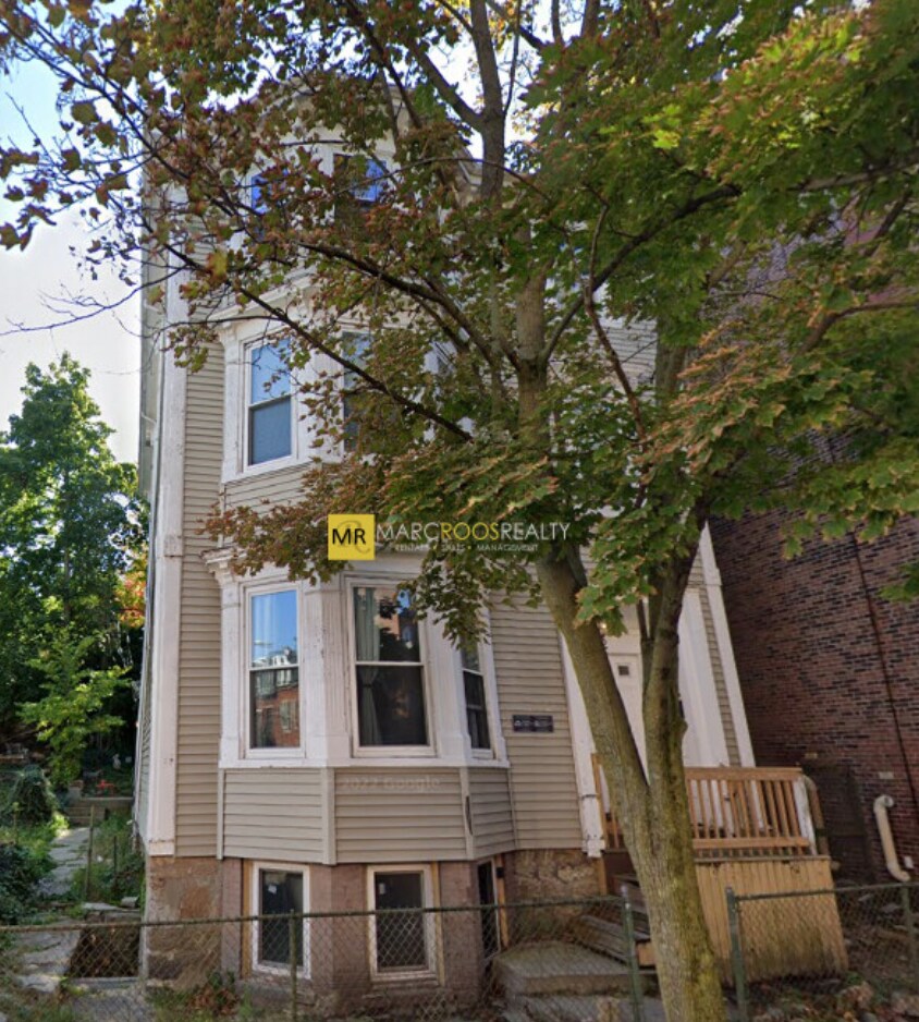 Building Photo - 44 Delle Ave