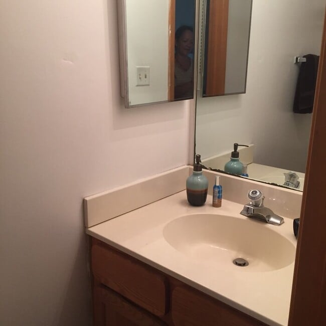 Building Photo - 104 Cedarwood Ln