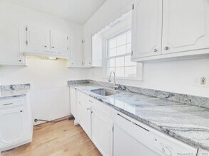 Building Photo - 15 Park St