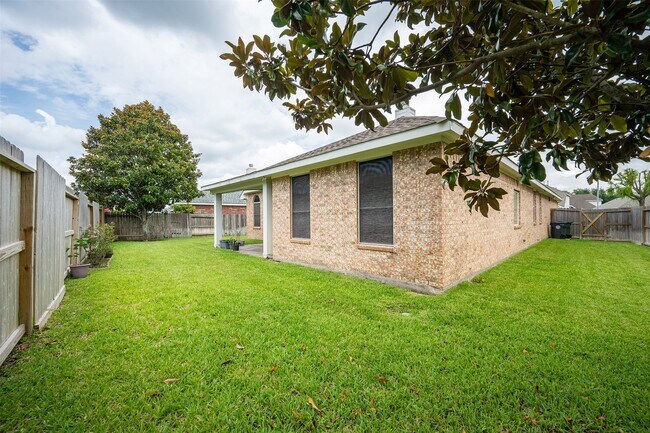 Building Photo - 13815 Normandy Ct