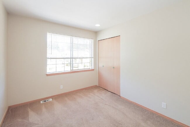 Building Photo - 25719 SE 37th St
